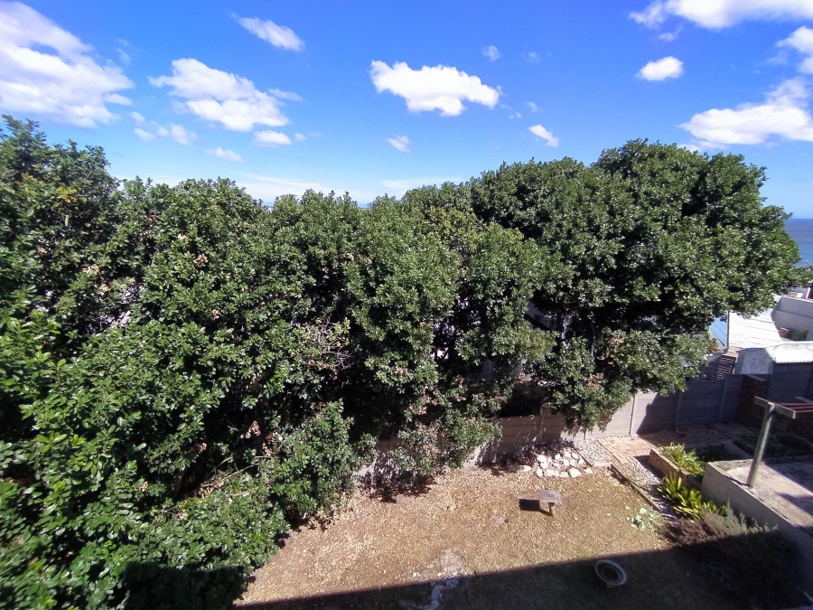 6 Bedroom Property for Sale in De Kelders Western Cape